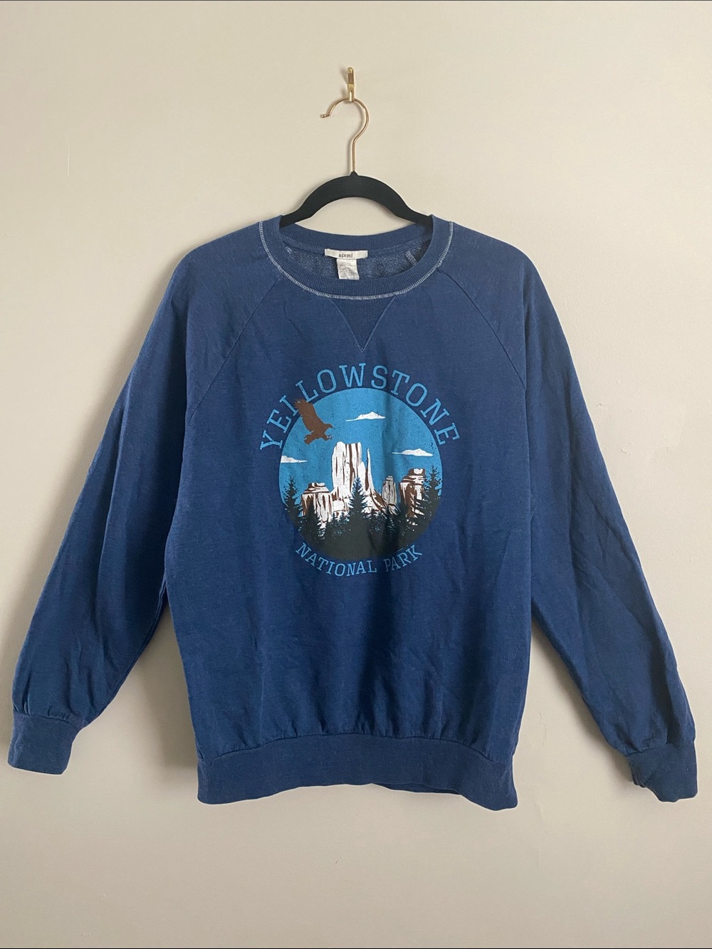 Acemi Vintage Style Yellowstone Graphic Crewneck Sweatshirt Md Cozy Casual Soft